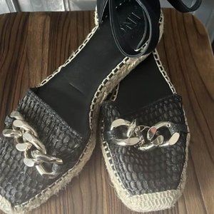 NEW INC International Concepts Espadrilles black with gold size 8